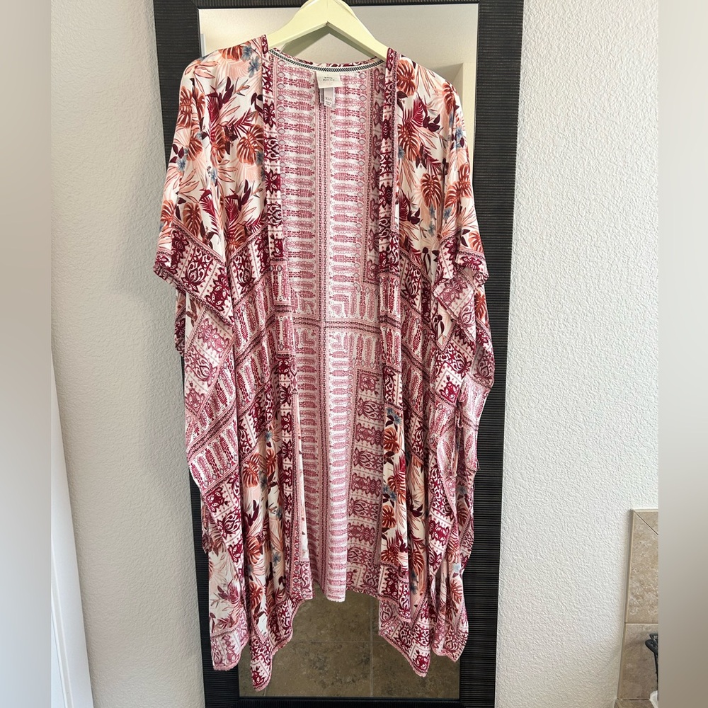 Knox Rose Red and Cream Patterned Kimono